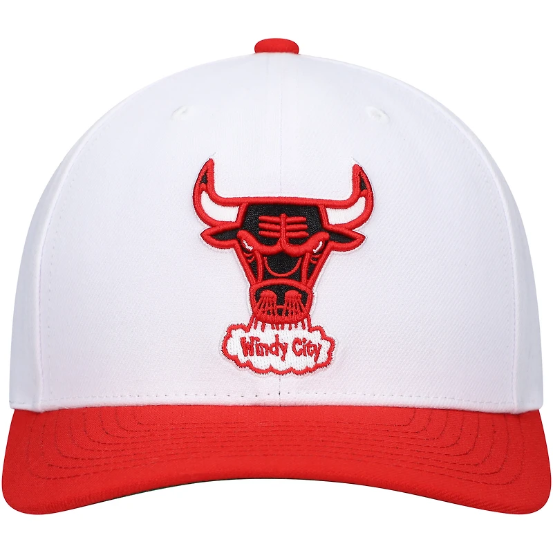 Men's Mitchell & Ness White/Red Chicago Bulls Hardwood Classics Core 2-Tone 2.0 Pro Snapback Hat