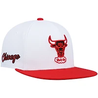 Casquette snapback Mitchell & Ness Chicago Bulls Hardwood Classics blanche et rouge pour homme