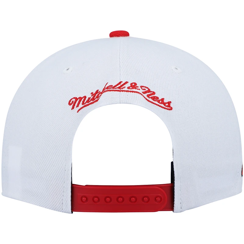 Casquette Snapback Chicago Bulls Hardwood Classics Mitchell & Ness blanc/rouge pour hommes