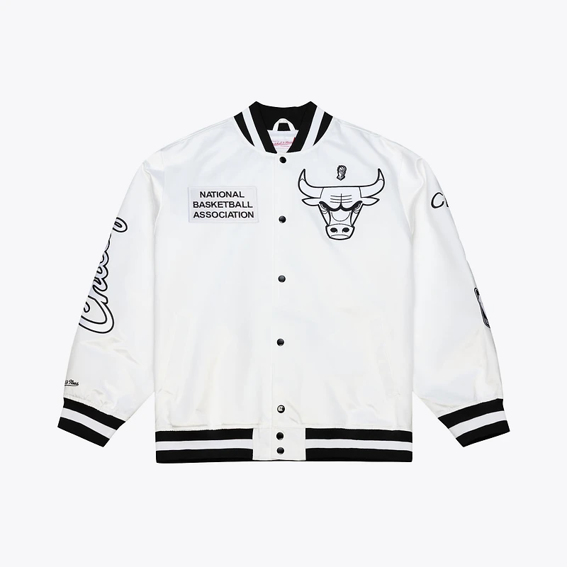 Men's Mitchell & Ness White Chicago Bulls Arctic Lightweight Full-Snap Satin Jacket