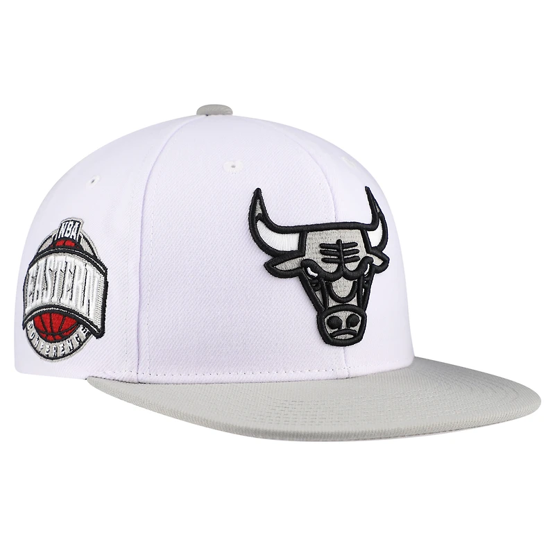 Casquette Snapback blanche Chicago Bulls Core Mitchell & Ness pour hommes