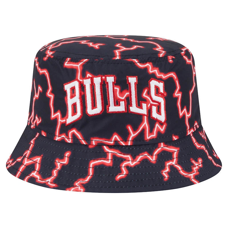 Bob réversible New Era noir/bleu clair Chicago Bulls Summer Sun and Storm pour homme