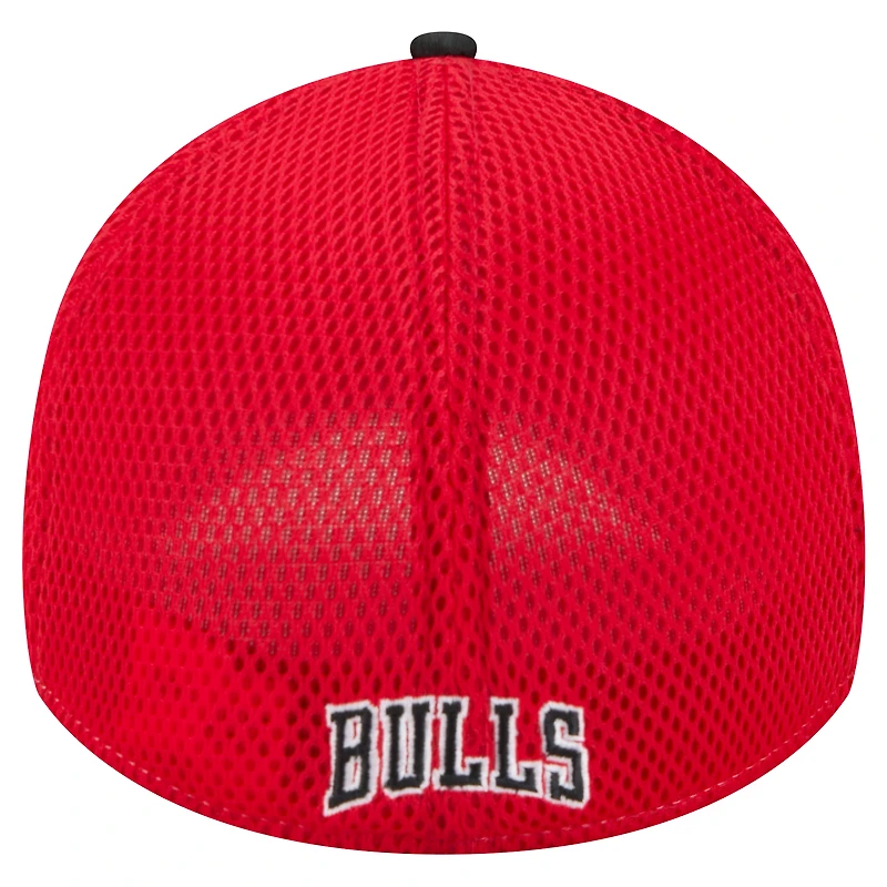 Men's New Era Black Chicago Bulls Active Tech Neo Flex 39THIRTY Hat