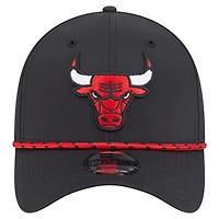 Casquette New Era noire Chicago Bulls Featherweight Poly Rope Flex 39Thirty pour homme