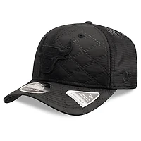 Men's New Era  Black Chicago Bulls Quilted 9SEVENTY Trucker Adjustable Hat