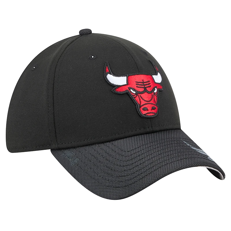 Men's New Era Black Chicago Bulls Sport Night Visor Hit 39THIRTY Flex Hat