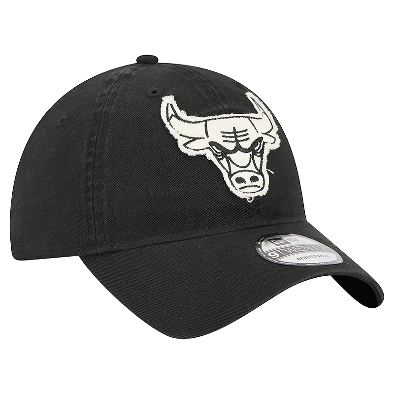 Casquette ajustable 9TWENTY noire New Era pour homme avec appliqué en tissu Chicago Bulls