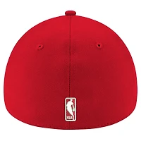 Casquette flexible 39THIRTY couleur officielle de l'équipe des Chicago Bulls New Era pour hommes, rouge