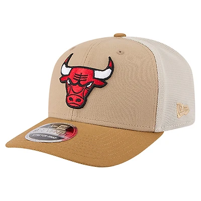 Casquette camionneur ajustable bicolore 9SEVENTY des Chicago Bulls New Era pour homme, couleur beige/marron clair