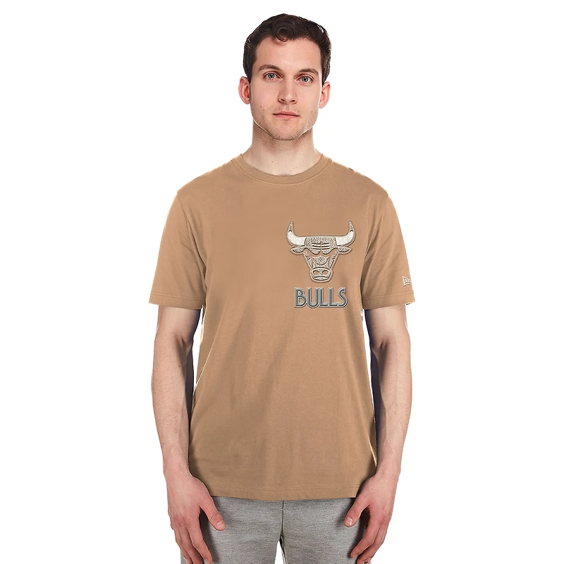 Men's New Era  Tan Chicago Bulls 2024/25 City Edition Chenille Heavyweight T-Shirt