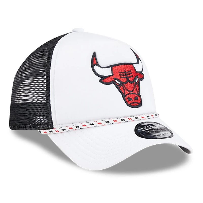 Casquette de camionneur réglable en mousse A-Frame 9FORTY Chicago Bulls Court Sport New Era pour hommes, blanc/noir