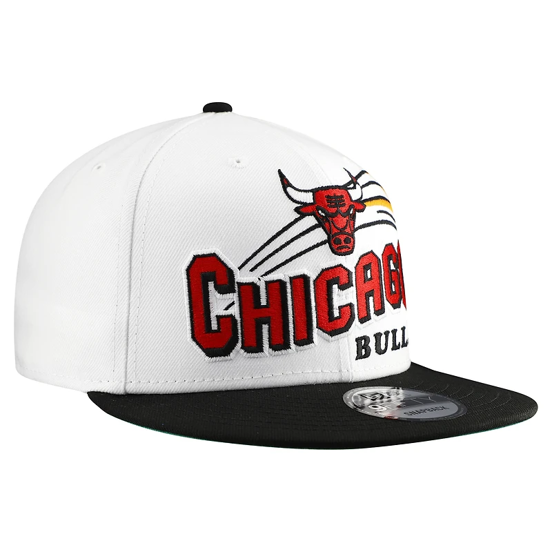 Men's New Era White/Black Chicago Bulls Retro Swoop 9FIFTY Snapback Hat
