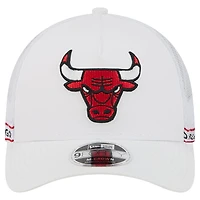 Men's New Era  White Chicago Bulls Featherweight Team Tape 9FORTY M-Crown A-Frame Adjustable Hat