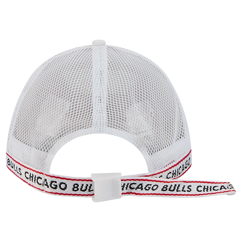 Men's New Era  White Chicago Bulls Featherweight Team Tape 9FORTY M-Crown A-Frame Adjustable Hat
