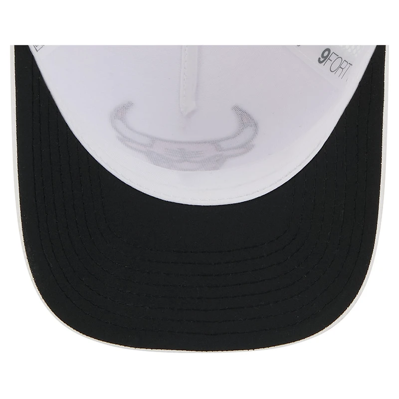 Men's New Era  White Chicago Bulls Featherweight Team Tape 9FORTY M-Crown A-Frame Adjustable Hat