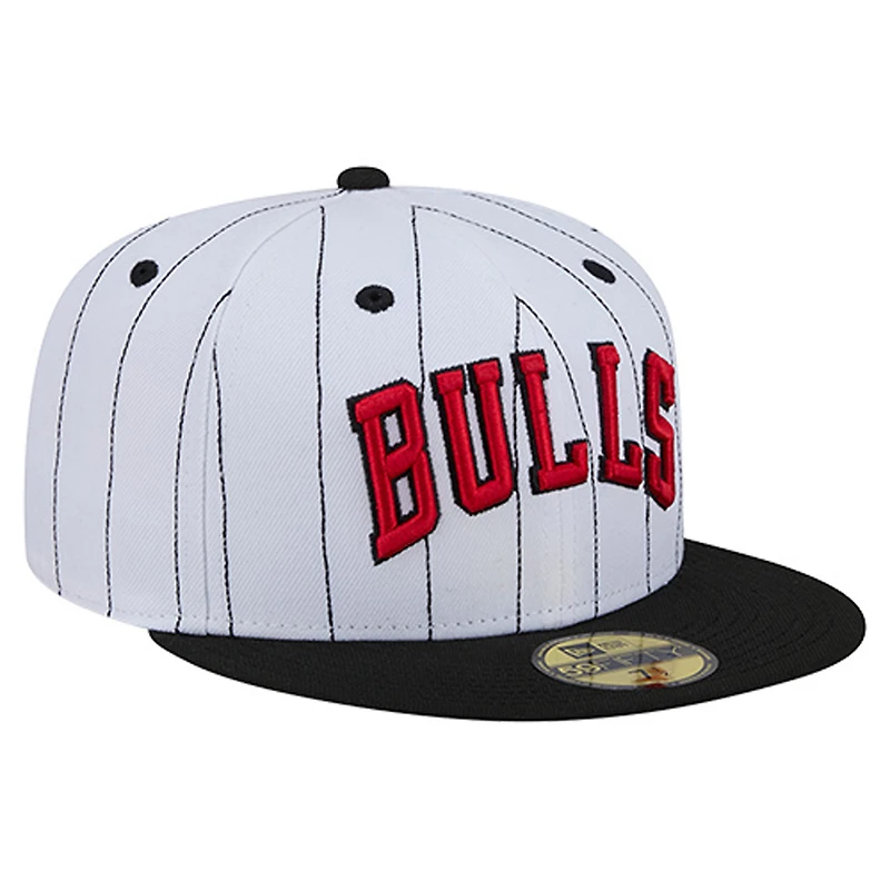 Casquette ajustée 59FIFTY blanche à rayures fines avec logo des Chicago Bulls pour homme New Era