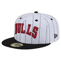 Casquette ajustée 59FIFTY blanche à rayures fines avec logo des Chicago Bulls pour homme New Era