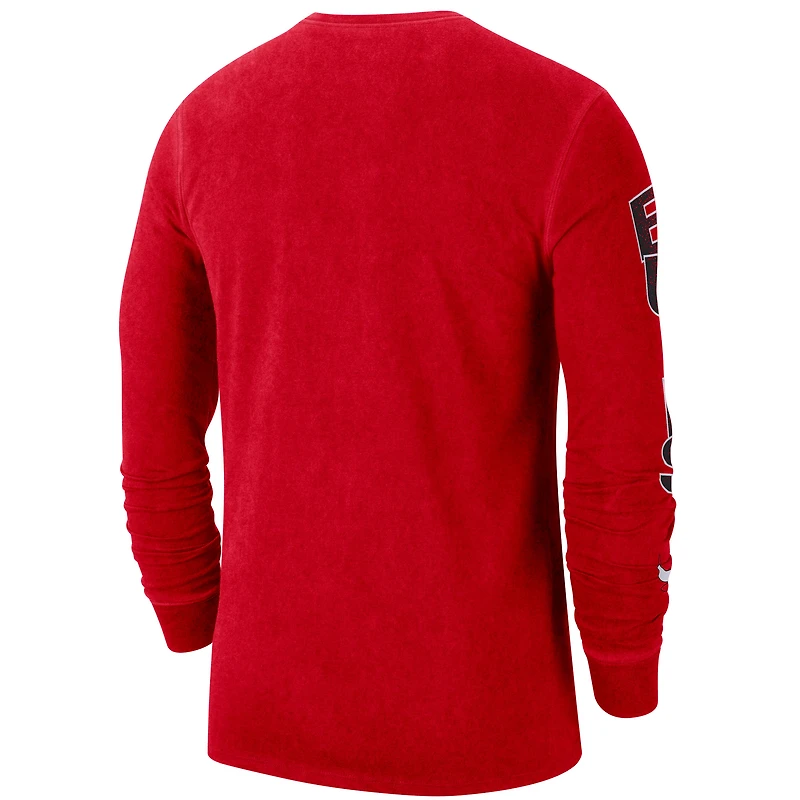 T-shirt à manches longues Nike Chicago Bulls Courtside Retro Elevated pour homme, rouge