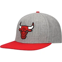 Casquette Snapback bicolore avec logo classique des Chicago Bulls Pro Standard gris/rouge pour hommes