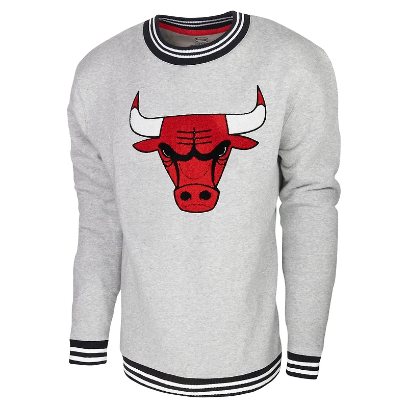 Sweat-shirt Stadium Essentials gris chiné pour hommes des Chicago Bulls Club Level
