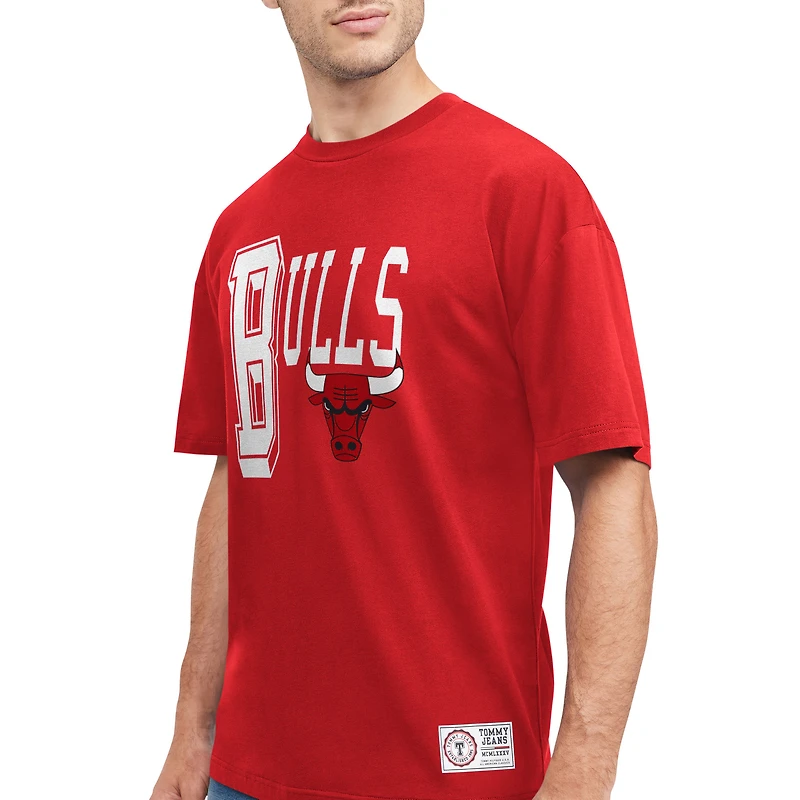 T-shirt Tommy Jeans rouge Chicago Bulls Mel pour homme
