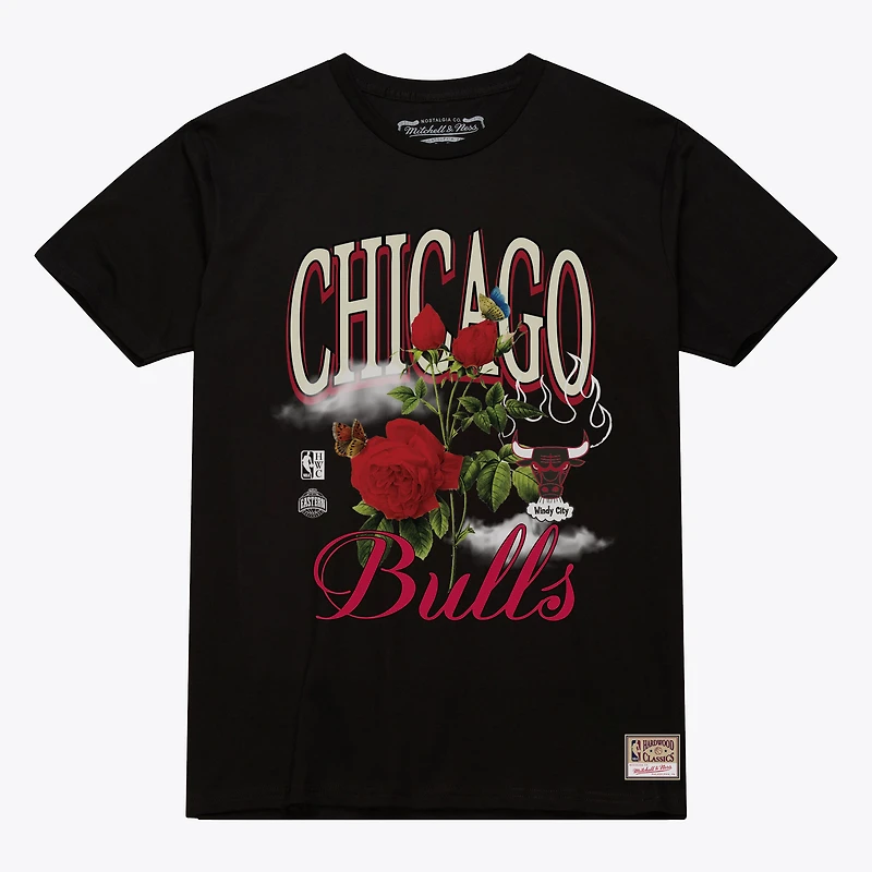 T-shirt unisexe Mitchell & Ness noir à motif floral Chicago Bulls