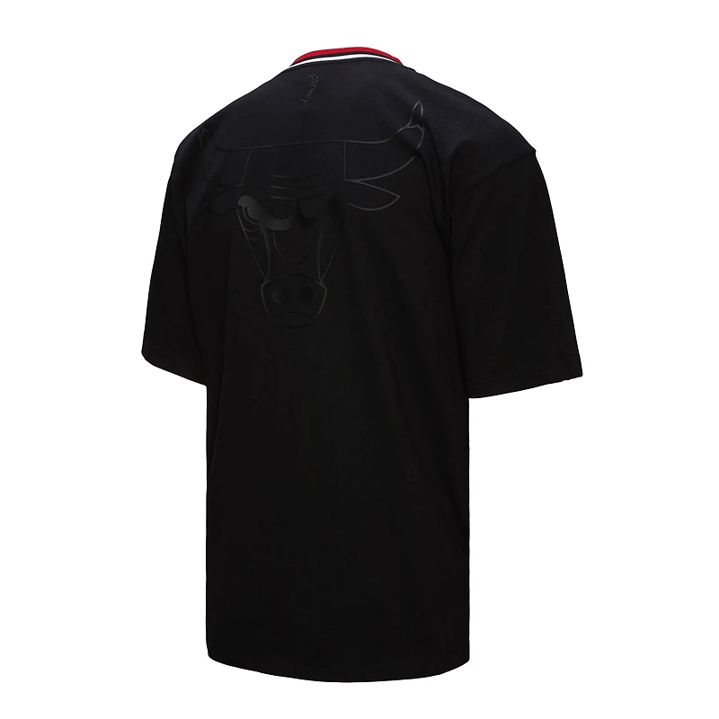 Unisex Mitchell & Ness Black Chicago Bulls Playmaker Vintage Logo T-Shirt