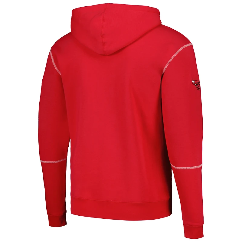Sweat à capuche unisexe rouge Stadium Essentials Chicago Bulls Monument
