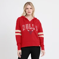 Sweat à capuche rouge Fanatics Chicago Bulls Bold Move Dolman col en V pour femmes