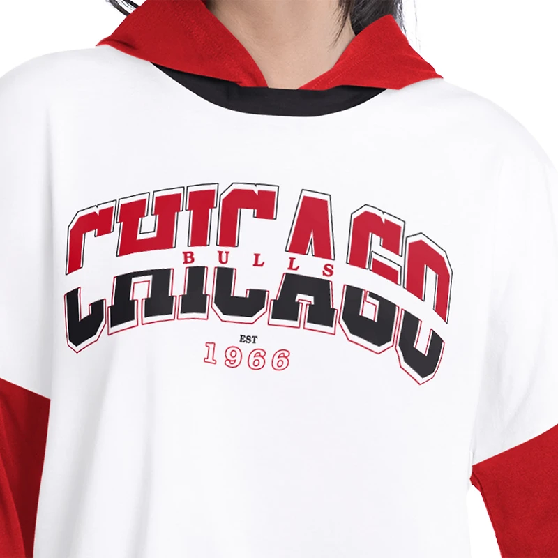 Women's G-III 4Her by Carl Banks White/Red Chicago Bulls Key Player Oversized Hooded Long Sleeve T-Shirt