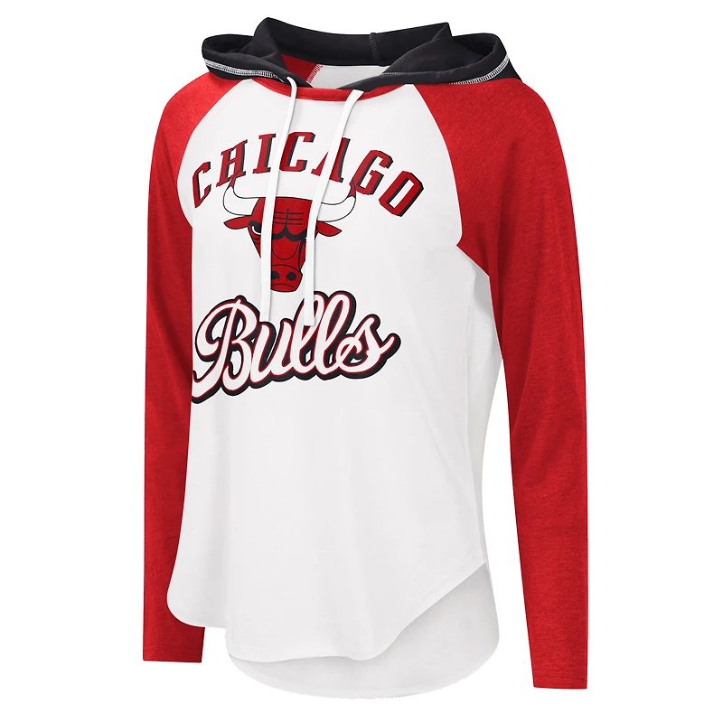 T-shirt à manches longues pour femme G-III 4Her by Carl Banks Chicago Bulls MVP Raglan Hoodie
