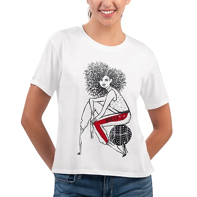 T-shirt court blanc G-III 4Her par Carl Banks pour femmes des Chicago Bulls Play the Ball