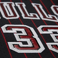 Maillot de basket-ball court Mitchell & Ness x DANNIJO Scottie Pippen noir pour femme des Chicago Bulls