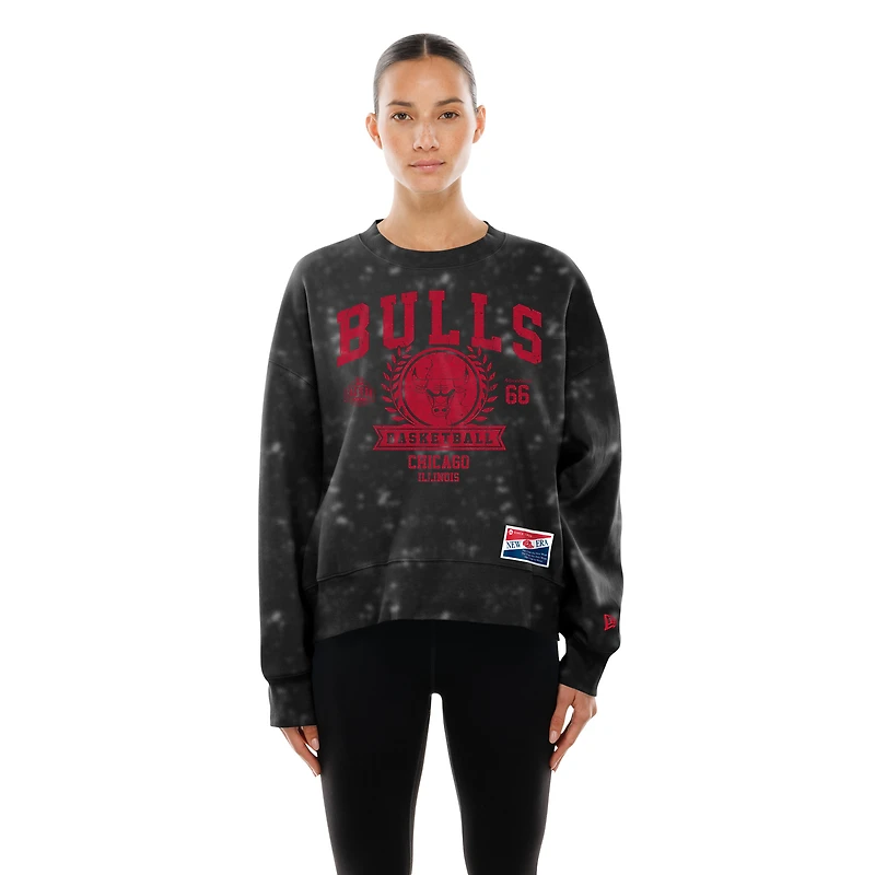 Women's New Era  Black Chicago Bulls Throwback Collection Mineral Wash Crewneck Sweatshirt