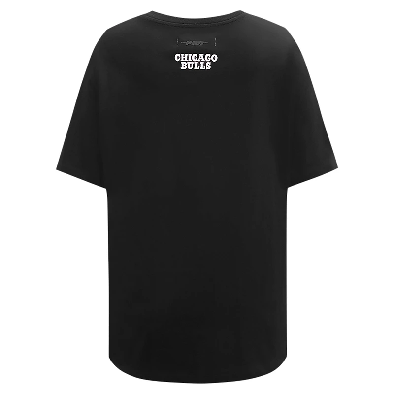 Women's Pro Standard Black Chicago Bulls Script Boyfriend T-Shirt
