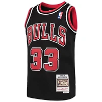 Maillot Mitchell & Ness Scottie Pippen Chicago Bulls Hardwood Classics Swingman noir pour jeune
