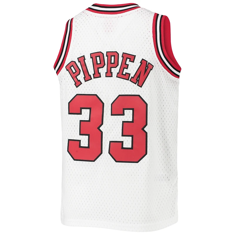 Youth Mitchell & Ness Scottie Pippen White Chicago Bulls 1997/98 Hardwood Classics Swingman Jersey