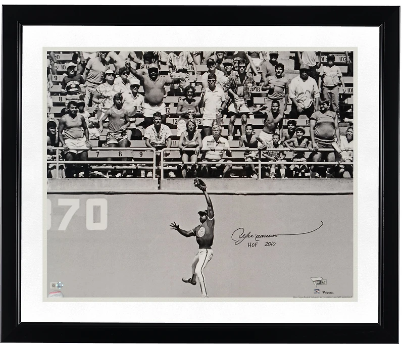 Photo dédicacée par Andre Dawson des Cubs de Chicago (40,6 x 50,8 cm) lors de son match contre le mur, avec inscription « Temple de la renommée 2010 ».
