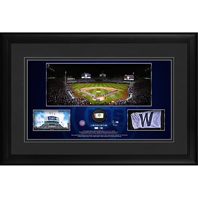 Collage panoramique encadré des Chicago Cubs (10" x 18") avec une balle de baseball utilisée lors du match - Édition limitée à 500 exemplaires