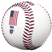 Les Cubs de Chicago Rawlings célèbrent le 250e anniversaire du baseball à double couture aux États-Unis.