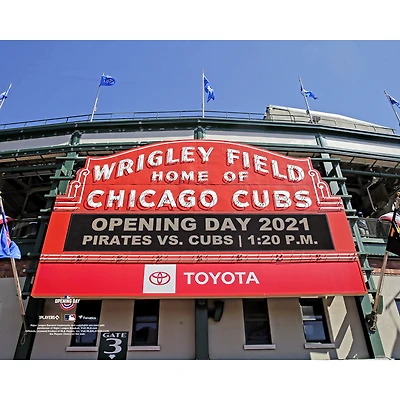Photographie non signée de l'entrée principale du stade Wrigley Field Chicago Cubs lors la journée d'ouverture 2021
