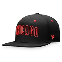 Casquette ajustée noire avec le mot-symbole emblématique des Chicago Cubs Fanatics pour hommes