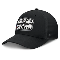 Casquette trucker à fermeture snapback Fanatics noire pour homme, avec écusson des Cubs de Chicago.
