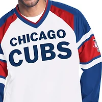 Pull raglan à col en V G-III Sports by Carl Banks pour homme, blanc/bleu roi, Chicago Cubs Infield Play