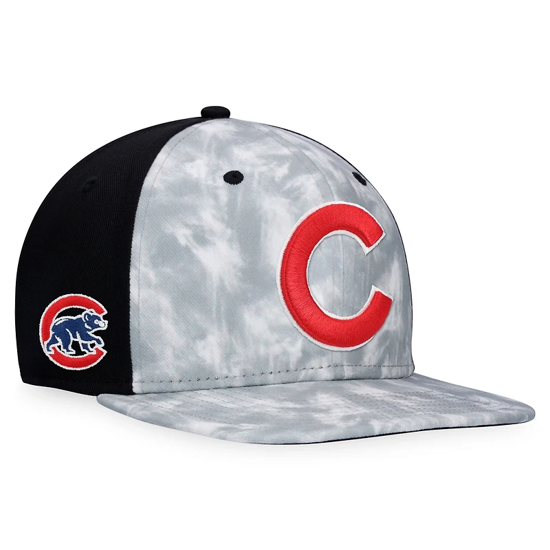 Men's Majestic Gray Chicago Cubs Smoke Dye Snapback Hat