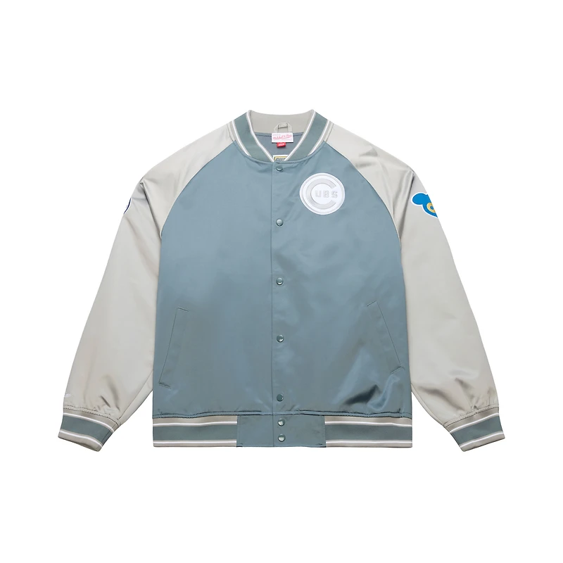 Veste Mitchell & Ness grise pour homme, modèle Thunderstorm de l'entraîneur-chef des Chicago Cubs, en satin léger à boutons-pression.