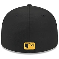 Casquette ajustée 59FIFTY à profil bas pour la Journée des Forces armées 2024 Chicago Cubs New Era noire hommes