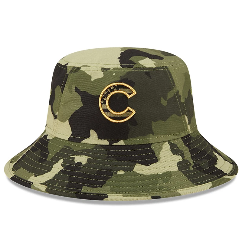 NWE CUBS CAMO MLB NWE 2022 SEAU DE JOUR DES FORCES ARMÉES HATMNBUC