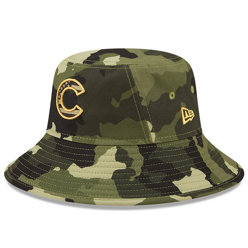 NWE CUBS CAMO MLB NWE 2022 SEAU DE JOUR DES FORCES ARMÉES HATMNBUC