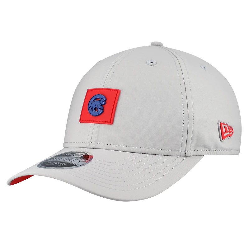Casquette New Era Flex grise Chicago Cubs 2026 Clubhouse Alternate 39THIRTY pour homme